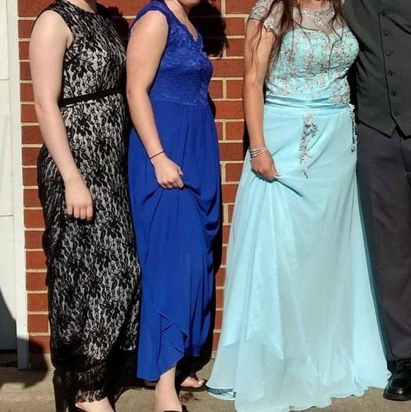 Black and White Lace Hi-Lo Formal Dress - Picture 2 of 8